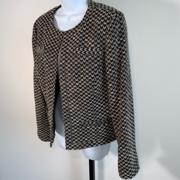 Vintage Black & Cream Printed Collarless Lape-less Blazer Jacket by Dana Buchman - Picture 3 of 7